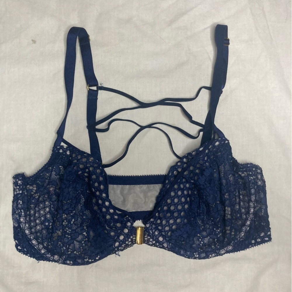 Victoria's Secret Very Sexy Unlined Demi Bust Unpadded Front Clasp Bra Size 34 D
